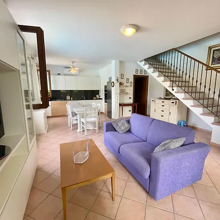 Fantastic With Pool For 7 Guests On Albarella