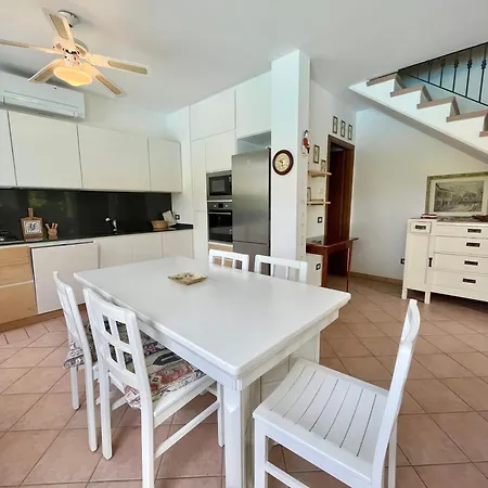 Fantastic With Pool For 7 Guests On Albarella *