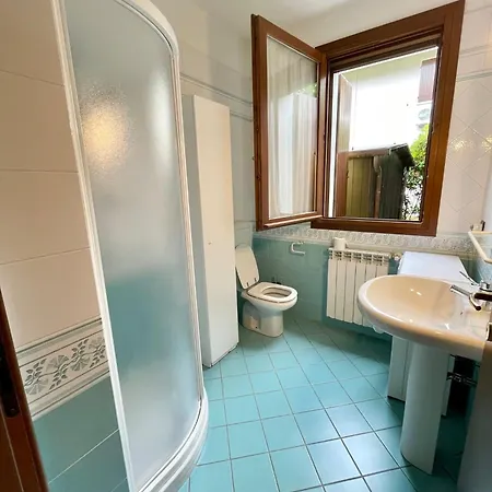 Fantastic With Pool For 7 Guests On Albarella